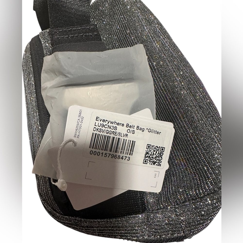lululemon Everywhere Belt Bag  Dark Silver/graphite Gray  Glitter 1 Liter NWt - Picture 6 of 8